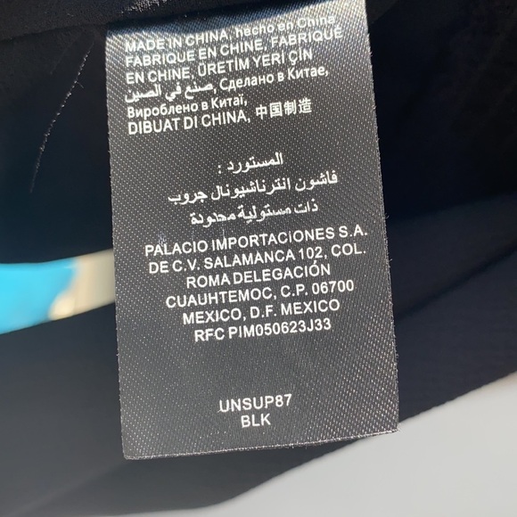 Bebe black longsleeve gold chain open back gold buttons womens blouse shirt XS​ - Picture 6 of 8